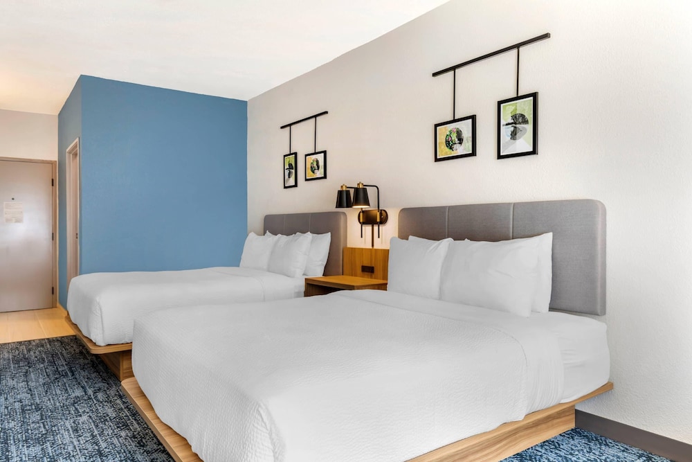 Standard Room, 2 Queen Beds, Non Smoking - Photo 1