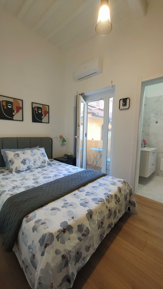 Deluxe Single Room, Balcony, Courtyard View