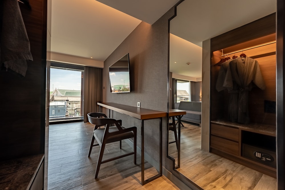 Corner suite photo 3