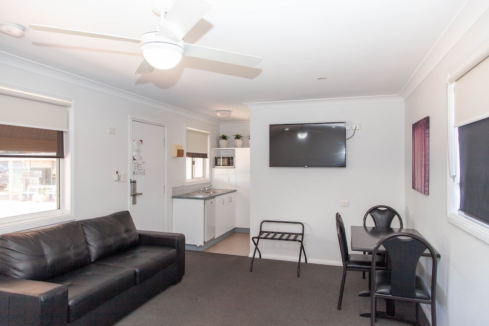 Executive Bungalow photo 3