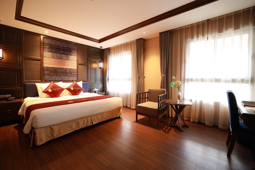Deluxe Double Room, City View - Photo 12
