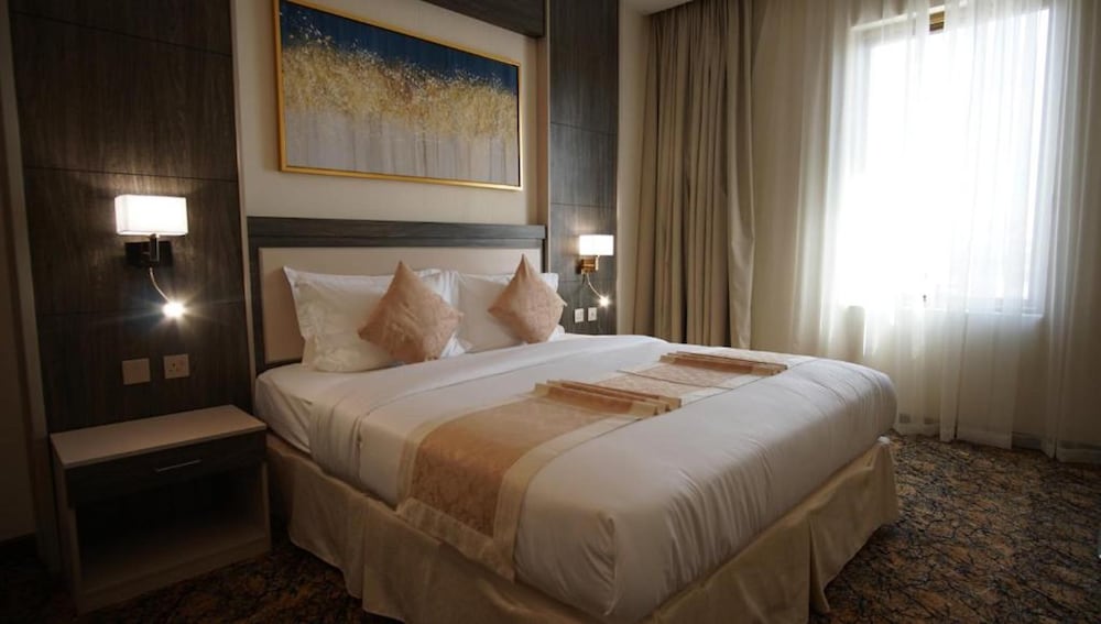 Junior Suite, 1 King Bed photo 2