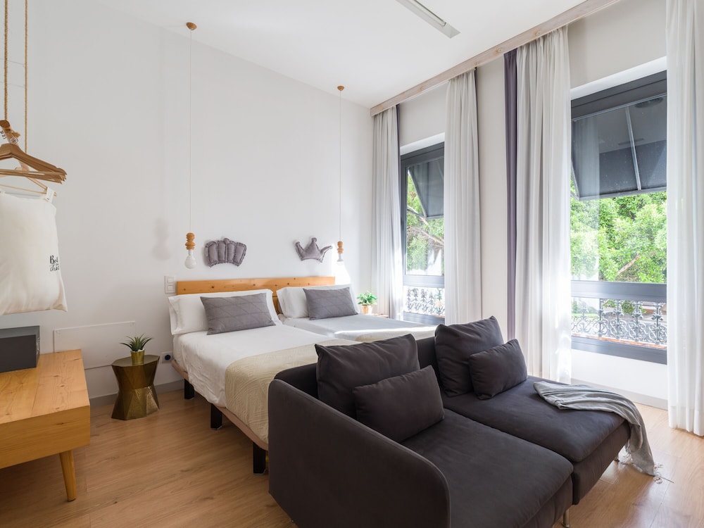 Junior Suite, 2 Twin Beds, Park View (Single Use) thumbnail 5