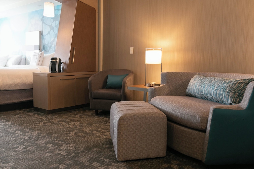 Suite, Multiple Beds (Hearing Accessible)