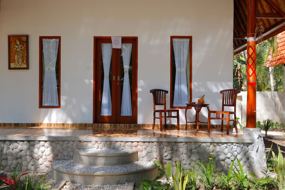 Deluxe Villa, 1 King Bed, Pool View photo 3