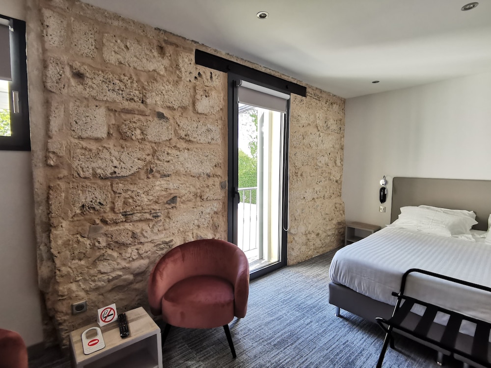 Junior Double Room, 1 King Bed, Balcony, Mountainside photo 1