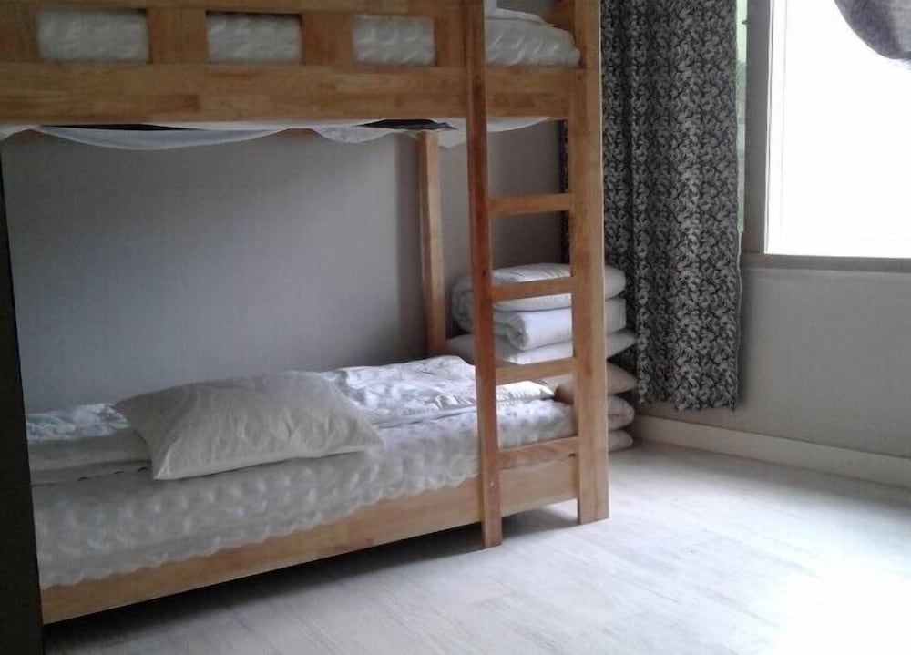 Shared Dormitory, Women Only (6 Person) photo 3