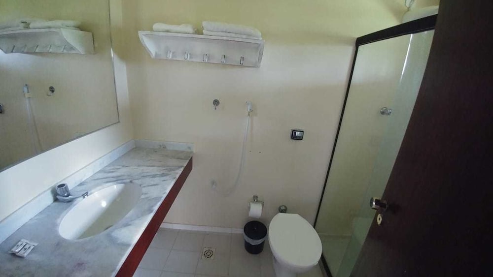 Standard Suite, Multiple Beds, Non Smoking, Mountain View photo 2