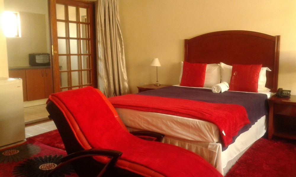 Room, Kitchenette