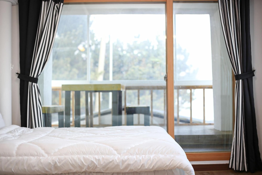 Basic Room, 1 Bedroom (Frisia 301(Ocean View)) - Photo 9