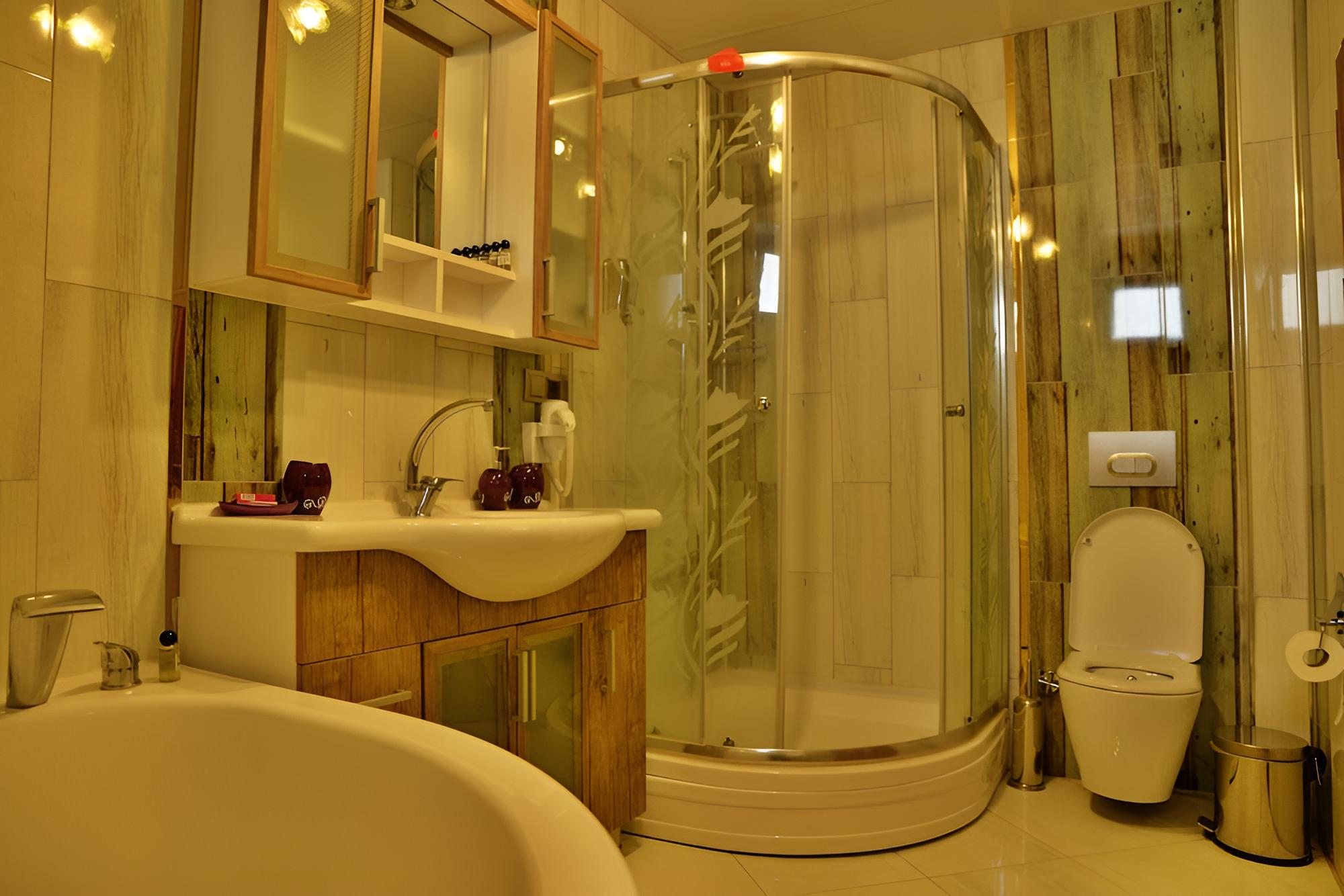 Deluxe Triple Room photo 3