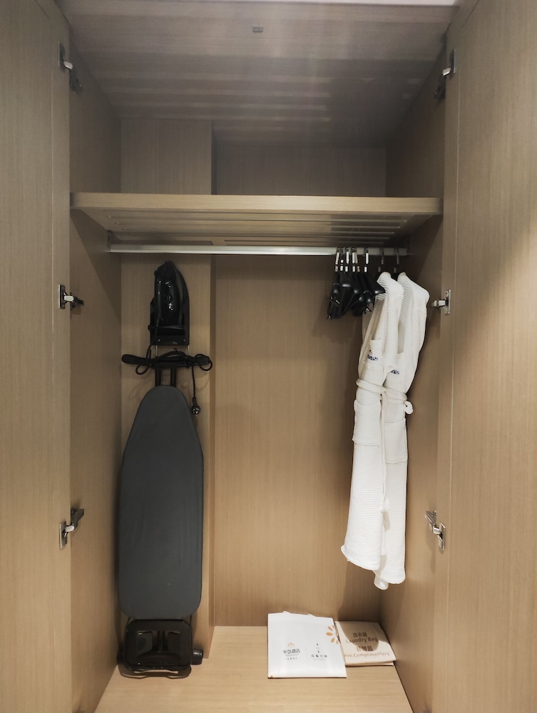 Deluxe Twin Bed Room - Photo 6