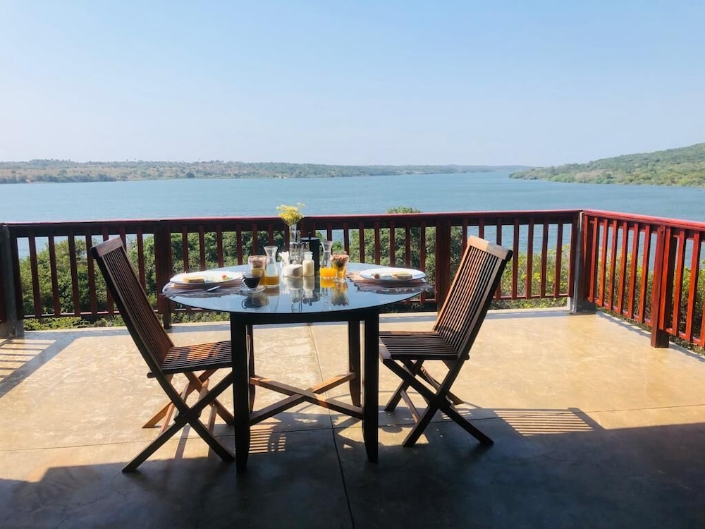 Family Villa, 2 Bedrooms, Lake View, Lakeside photo 3