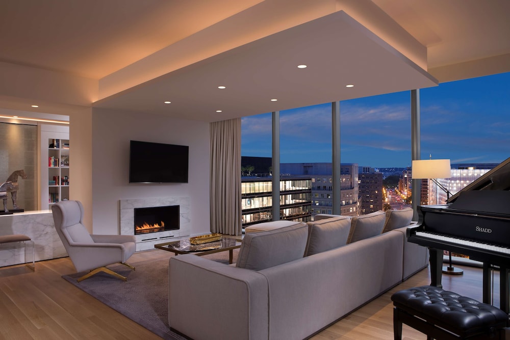 Presidential Suite, Multiple Beds thumbnail 5