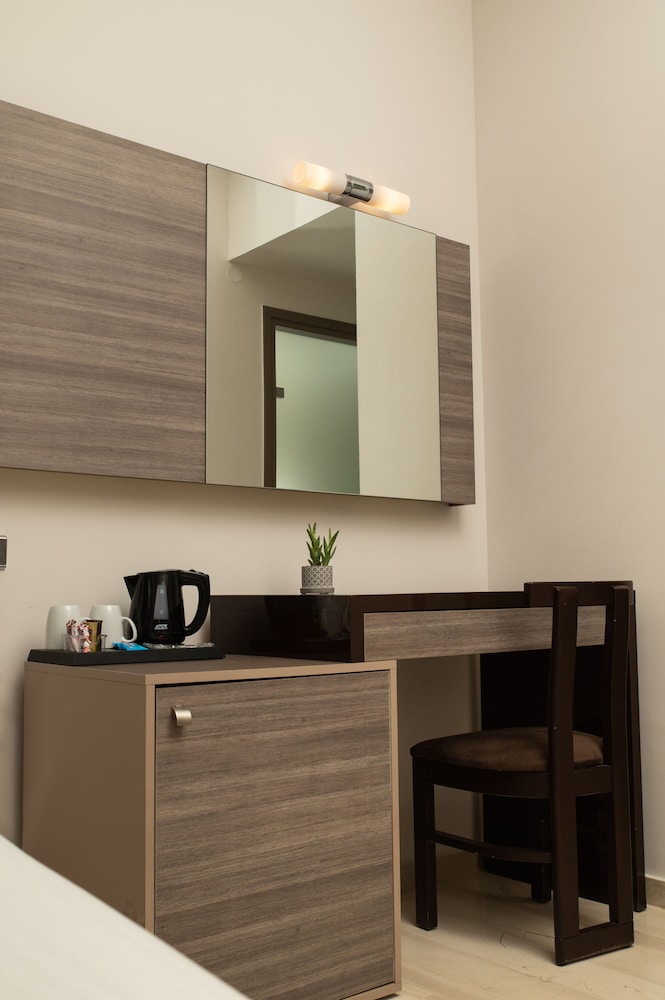 Twin room, Partial City View photo 1