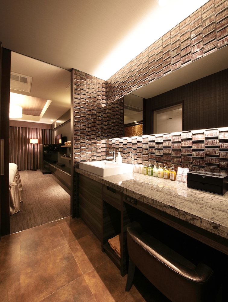 [Non-Smoking] Luxury Double Room, 1 King Bed - Photo 7