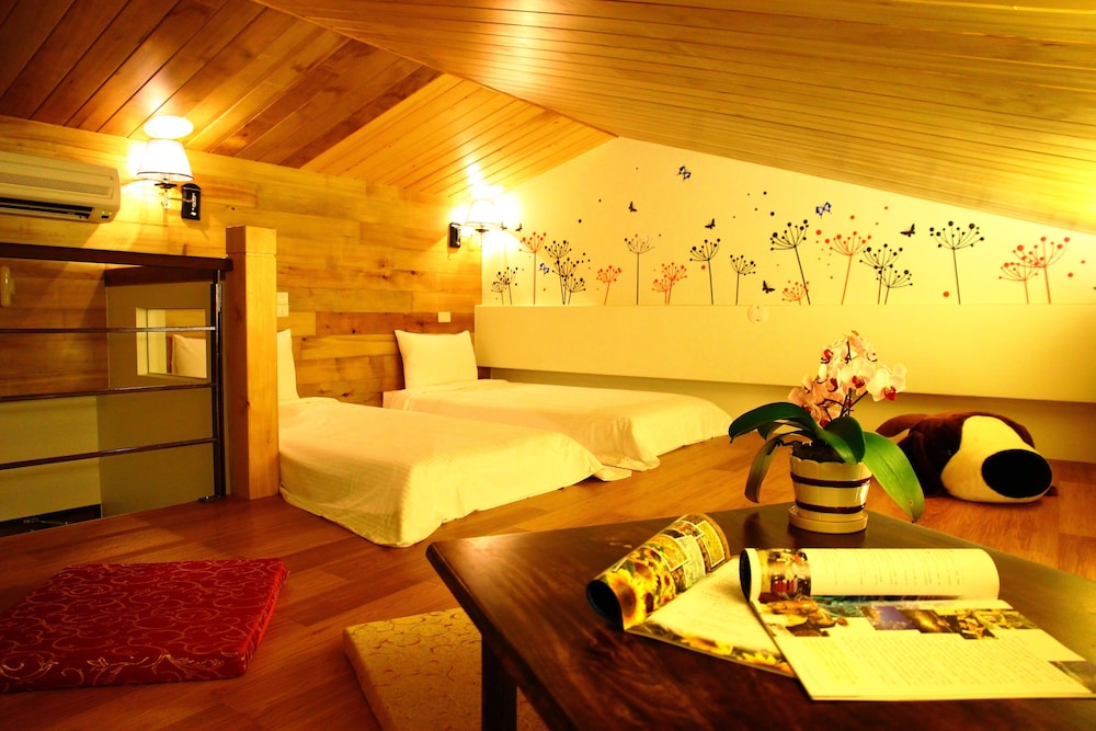 Family Loft, Multiple Beds, Non Smoking photo 3