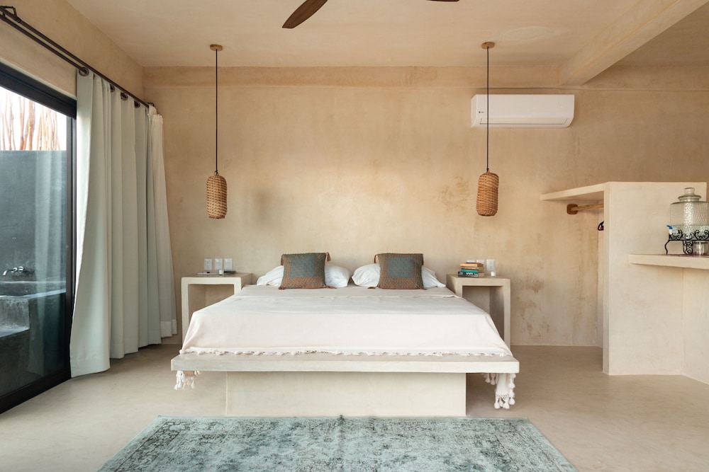 Cielo Master Deluxe Oceanfront king size bed with plunge pool and terrace - Photo 3