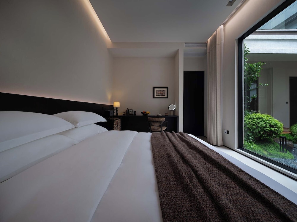 Senior Double Room, Courtyard View