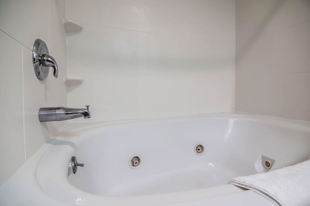 Suite, 2 Queen Beds, Non Smoking - Photo 7