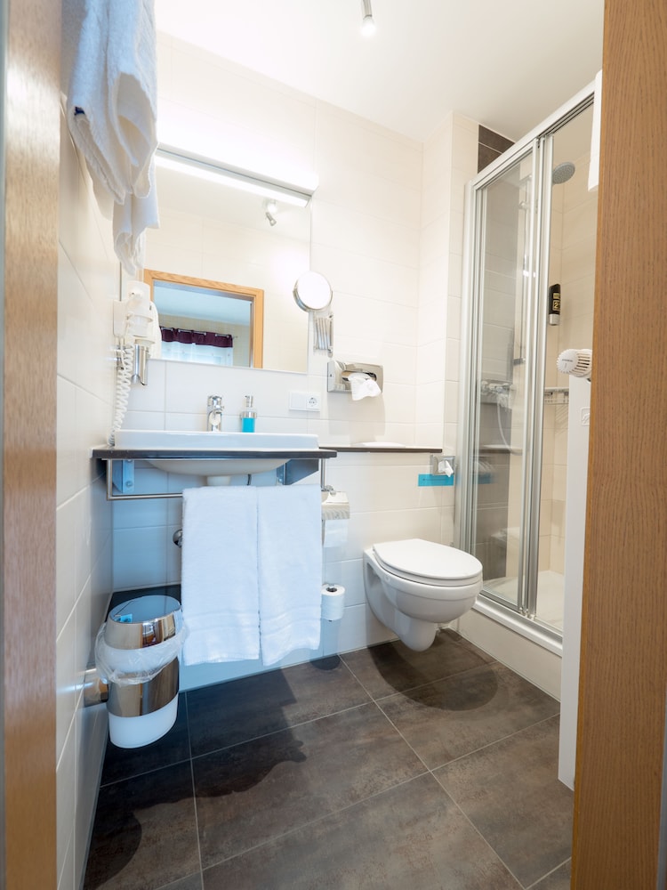 Basic Double Room photo 2