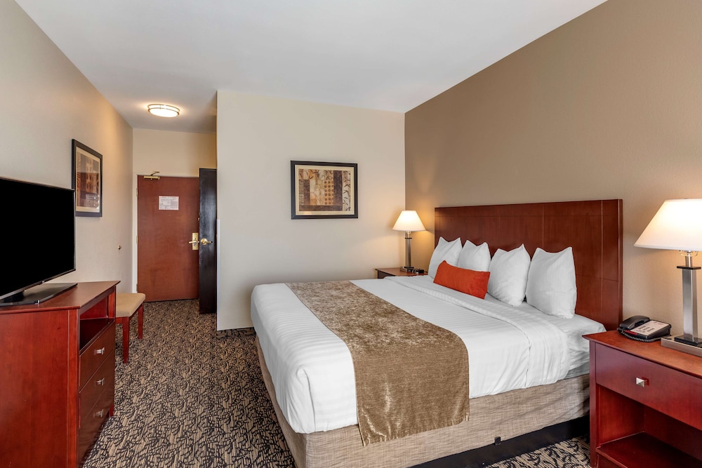 Standard Room, 1 King Bed, Accessible, Non Smoking - Photo 2