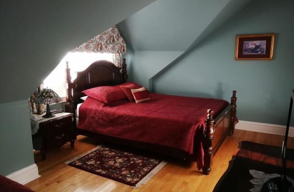Comfort Room, Multiple Beds