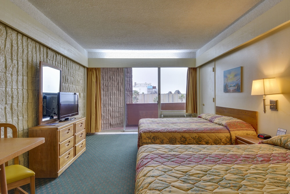 Standard Double Room, Kitchenette (North - No Pets Allowed) photo 1