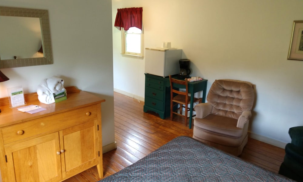 Old Farmhouse - Itty-bitty cottage photo 1