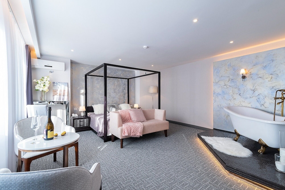 Luxury Room