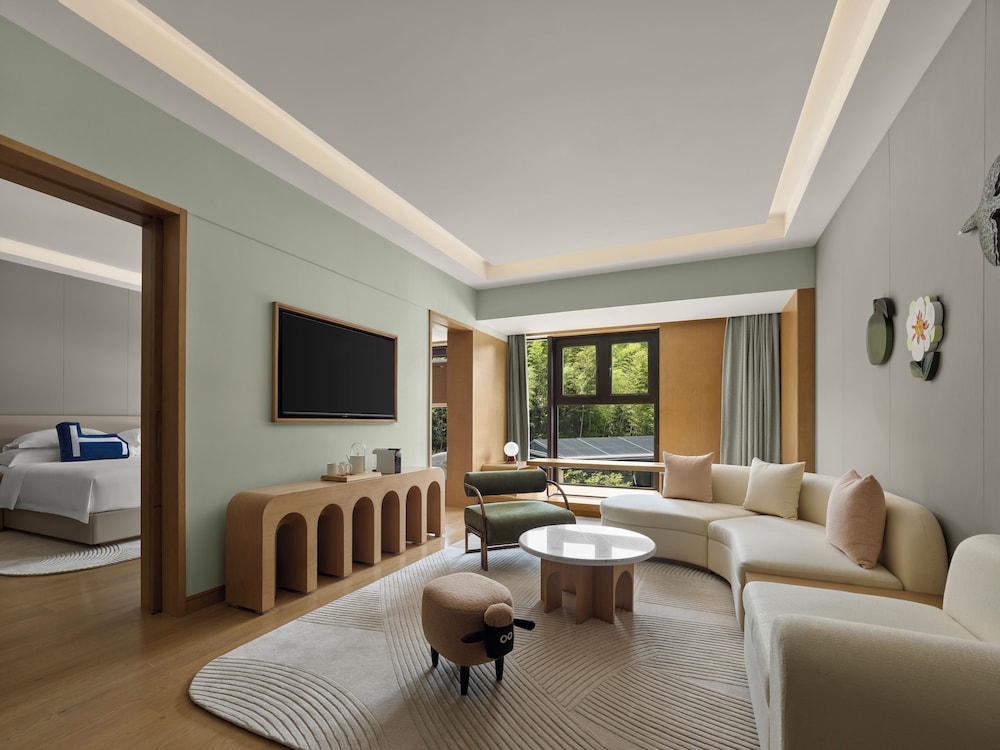 Deluxe Suite, Garden View (Family) photo 1