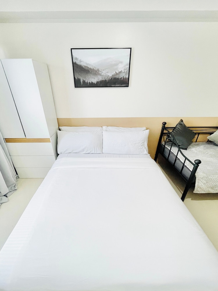Studio, 1 Bedroom, Balcony, City View photo 2