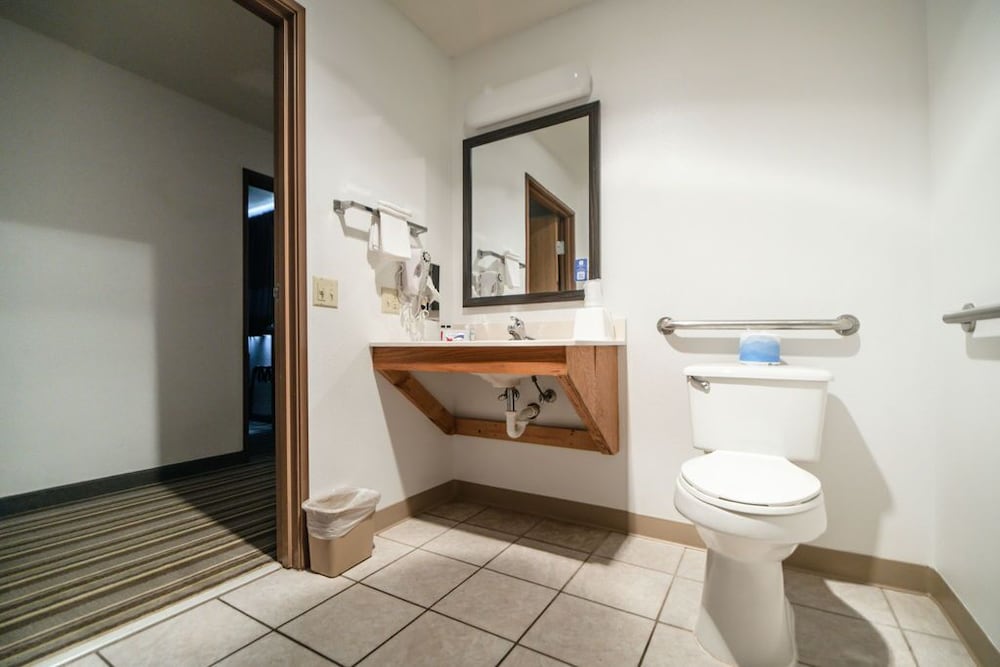 Deluxe Studio Suite, Multiple Beds, Non Smoking - Photo 2