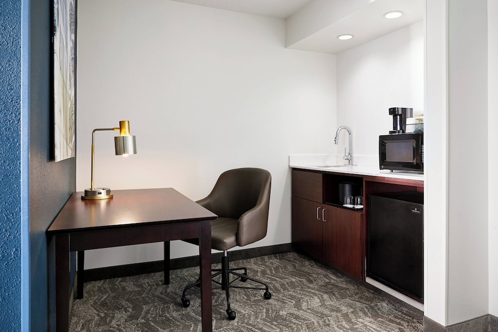 Suite, 2 Double Beds - Photo 3