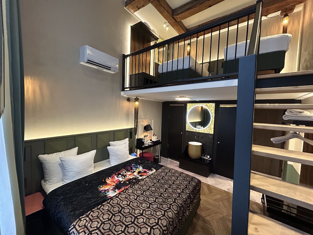 Deluxe Quadruple Room photo 2