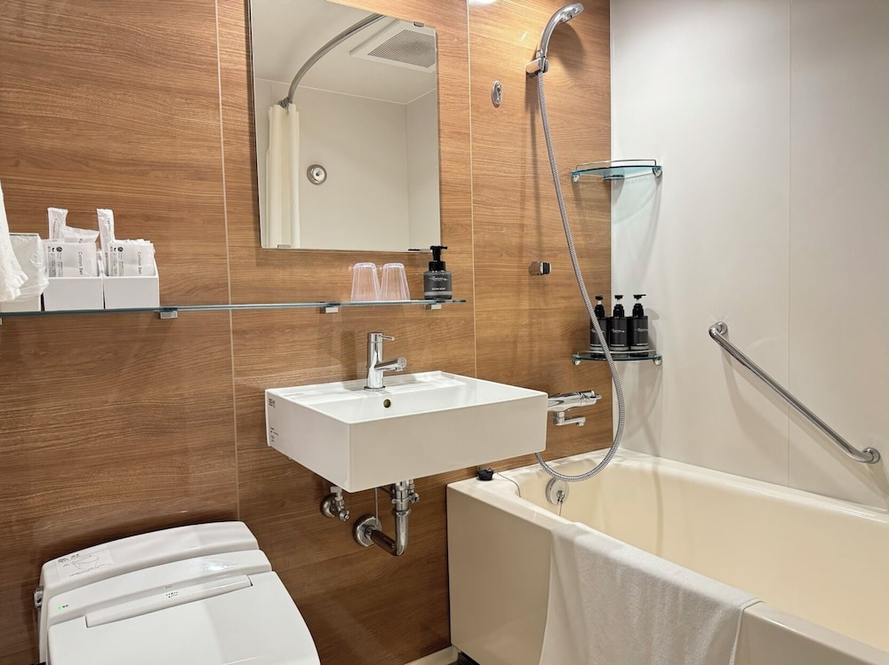 Moderate Double Room, Non Smoking (Separate breakfast charge for 0-6yrs) photo 2