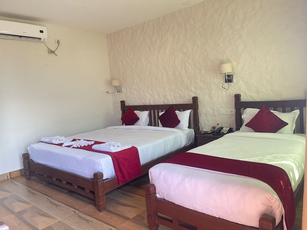 Super Deluxe Family Room - Photo 7