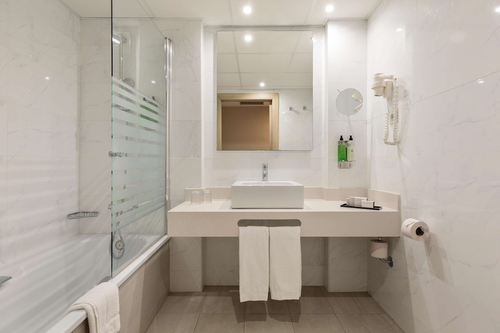Double Room (1 Adult) - Photo 15