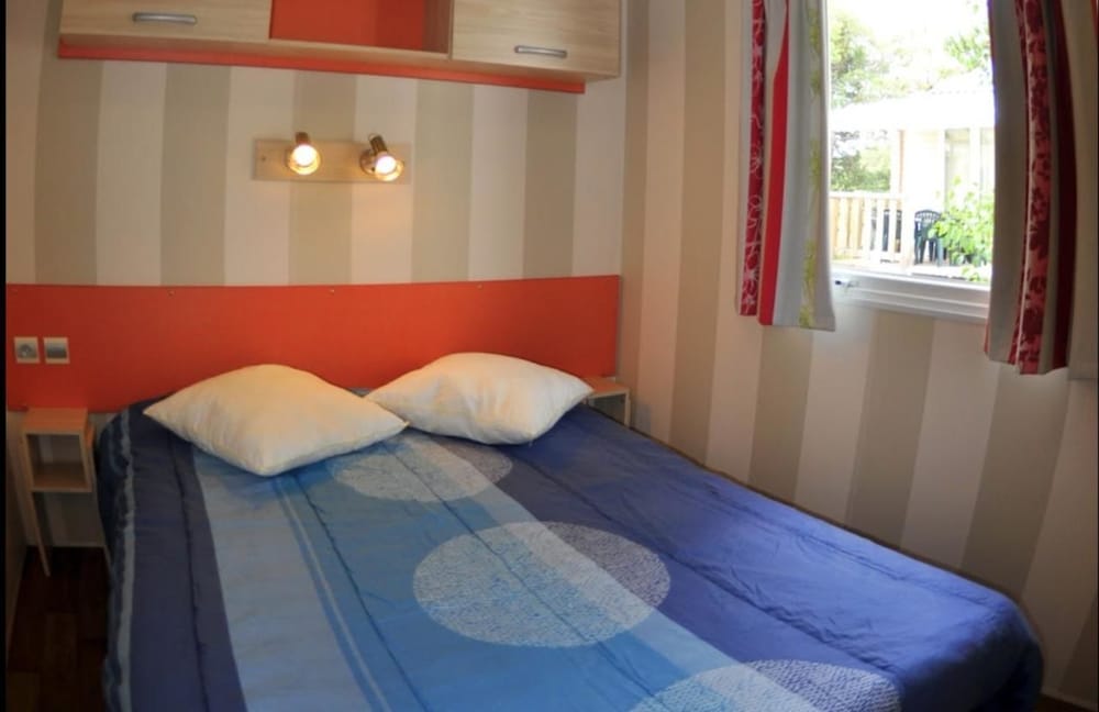 Mobile Home, 2 Bedrooms, Private Bathroom photo 3