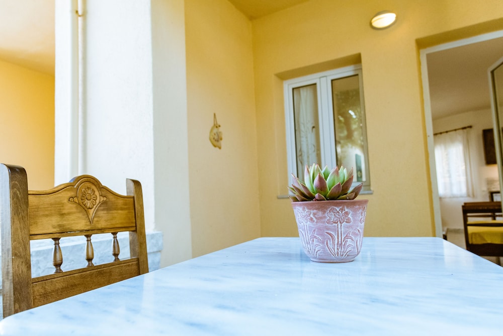 Superior One Bedroom - Photo 1