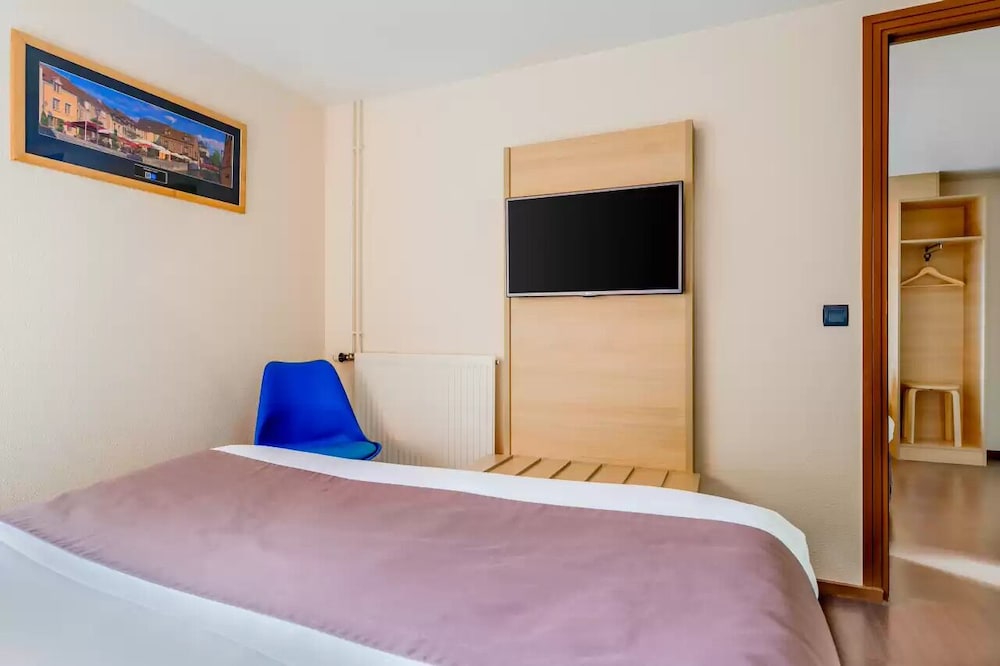 Room - Photo 6