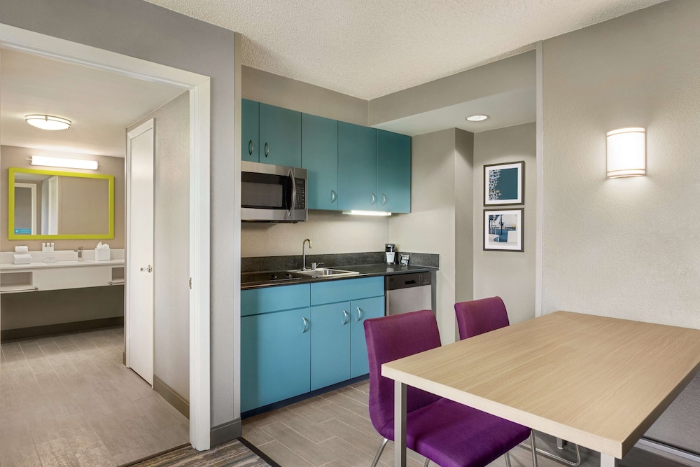 Spacious Suite, 1 Bedroom (1 King Bed and 1 Sofabed) - Photo 4
