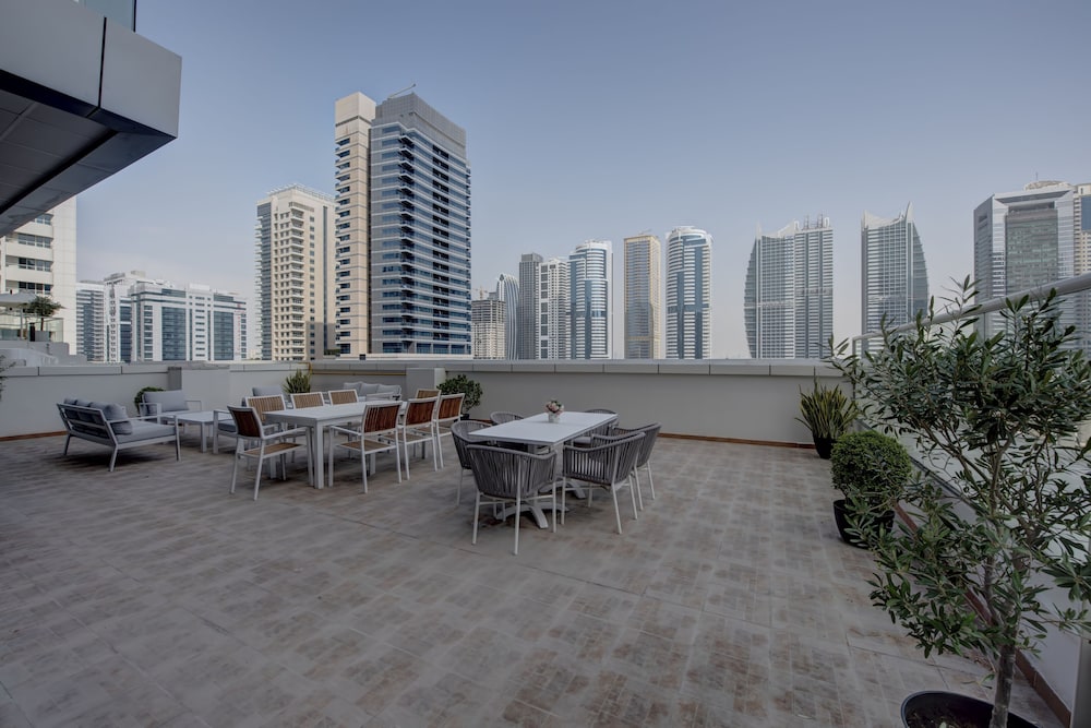 One-Bedroom Apartment with Terrace photo 2