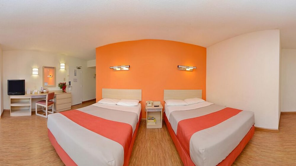 Standard Room, 2 Double Beds, Non Smoking photo 2