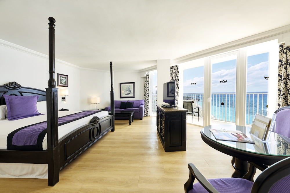 Junior Suite, Oceanfront (U)