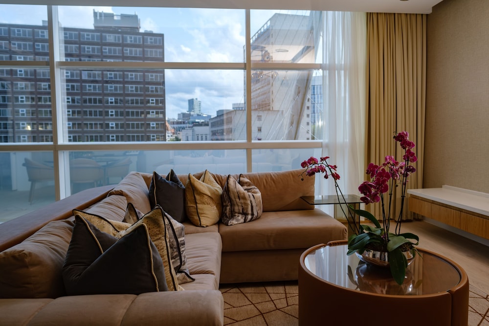 Suite, 1 King Bed (Riverside) - Photo 6