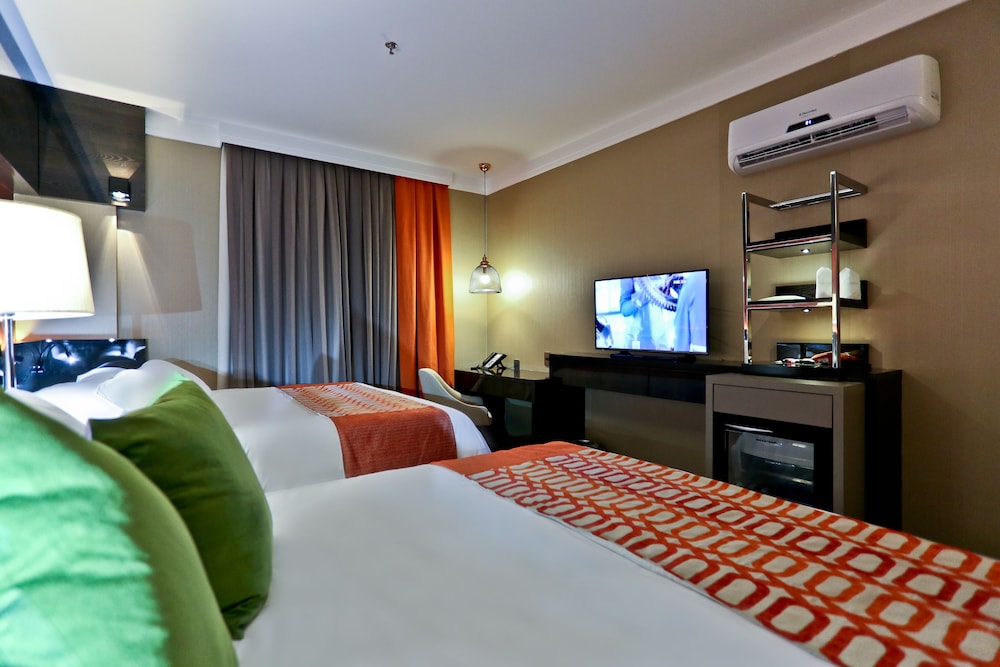 Deluxe Quadruple Room, 2 Double Beds - Photo 6