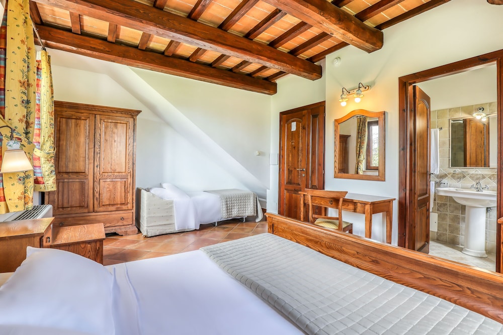 Standard Triple Room photo 1