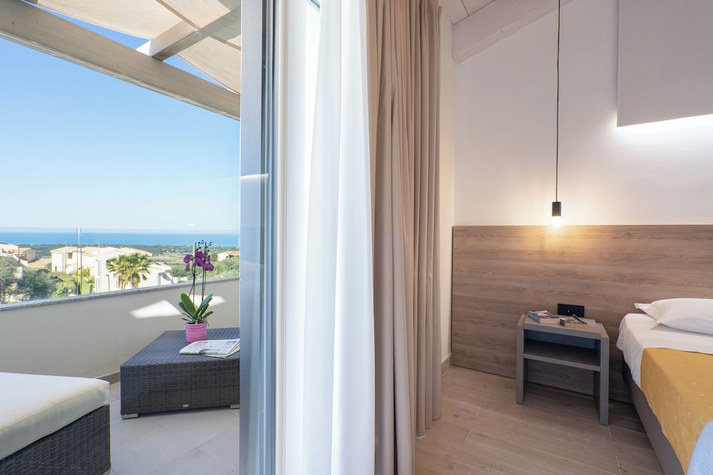 Classic Double or Twin Room, Balcony, Sea View