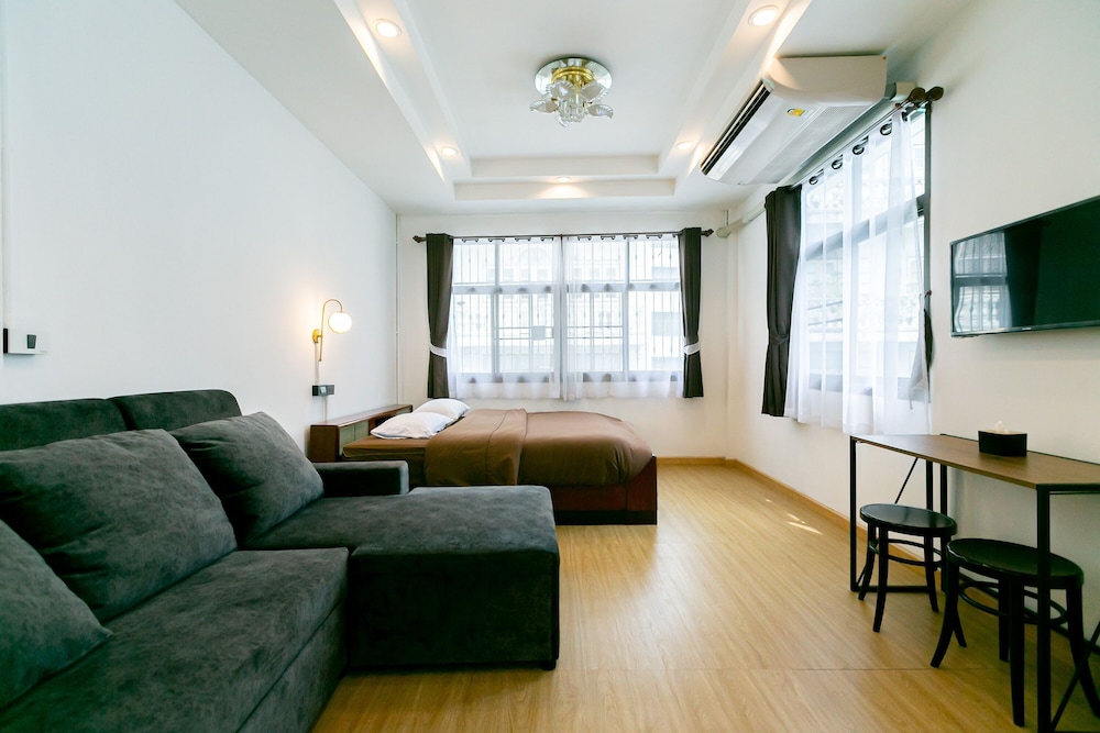 Deluxe Double Room, Private Bathroom photo 3